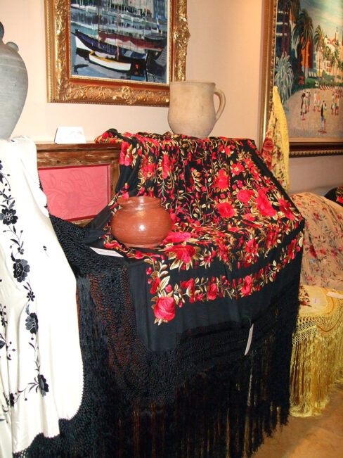 Leonor Viçon - Mantón de Manila