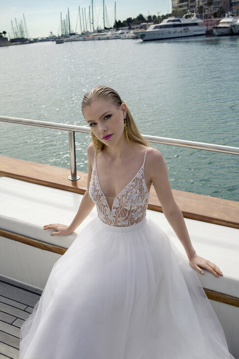 Vestido de novia con body y falda de tul